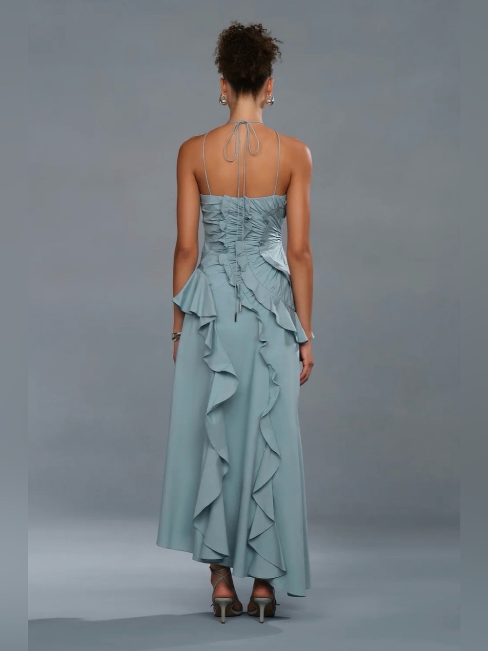 AMUR Ottavia Ruffle Dress
Cumulus Light Blue Ruffle Halter Maxi Dress size 4 - Picture 5 of 17